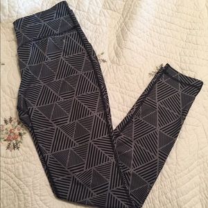 Striped Geometric Athletic Leggings